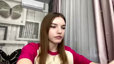 Mia online show from March 11, 2:56 pm