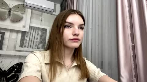 Mia online show from March 12, 3:18 pm