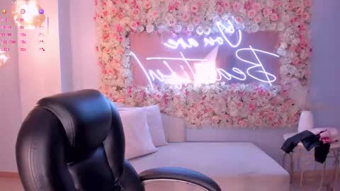 Tara Lawrence online show from March 8, 11:52 pm