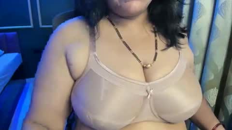 Snapshot of tarivishu23 chatting on May 6, 1:36 am tarivishu23 online show from May 6, 1:36 am