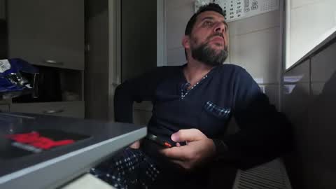 tarkan198 online show from February 1, 11:10 am