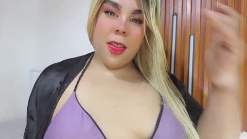 Snapshot of tasha_gatti chatting on May 3, 12:55 pm instagram Gattitasha online show from May 3, 12:55 pm