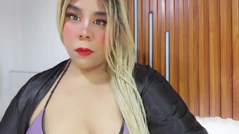 Snapshot of tasha_gatti chatting on May 9, 2:33 pm instagram Gattitasha online show from May 9, 2:33 pm