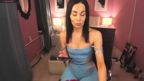 Tasha online show from February 9, 9:39 pm