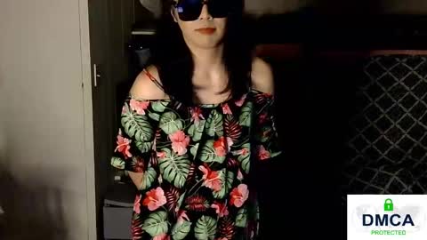 Snapshot of tashakai chatting on February 21, 3:21 pm TashaKai online show from February 21, 3:21 pm