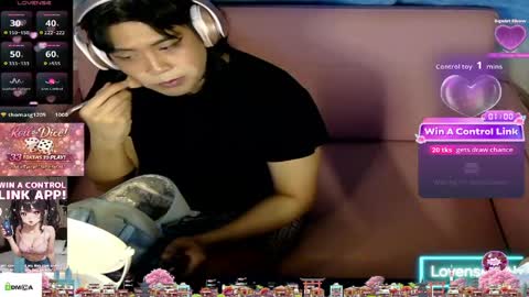 Snapshot of tashakai chatting on May 16, 10:36 am TashaKai online show from May 16, 10:36 am