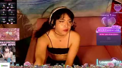 Snapshot of tashakai chatting on June 9, 3:40 am TashaKai online show from June 9, 3:40 am