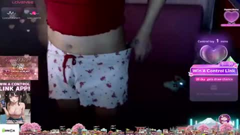 Snapshot of tashakai chatting on July 28, 4:39 pm TashaKai online show from July 28, 4:39 pm