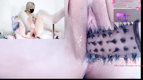 Peachycream online show from August 2, 11:30 am