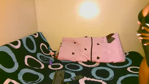 tastie_t online show from October 28, 2:42 pm