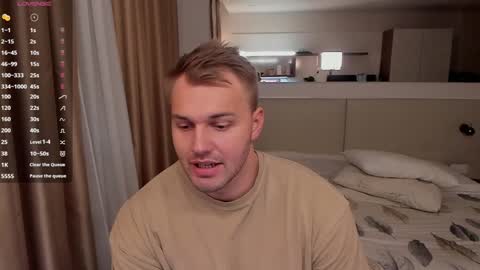 Snapshot of tasty_justin chatting on December 7, 8:49 pm My shows 2100500 UTC3 online show from December 7, 8:49 pm