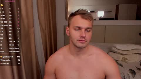 Snapshot of tasty_justin chatting on December 9, 1:51 am My shows 2100500 UTC3 online show from December 9, 1:51 am