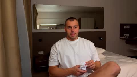 Snapshot of tasty_justin chatting on September 14, 7:24 pm My shows 2100500 UTC3 online show from September 14, 7:24 pm