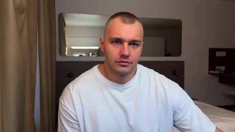 Snapshot of tasty_justin chatting on September 19, 4:36 am My shows 2100500 UTC3 online show from September 19, 4:36 am