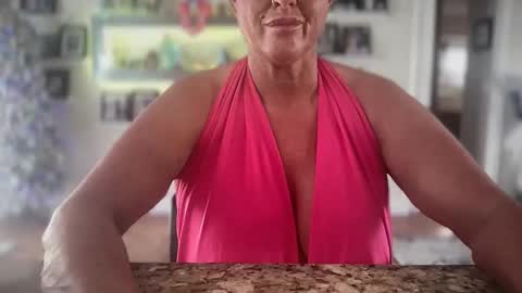 Snapshot of tastycupcake69 chatting on December 17, 7:53 pm veronicabrian online show from December 17, 7:53 pm