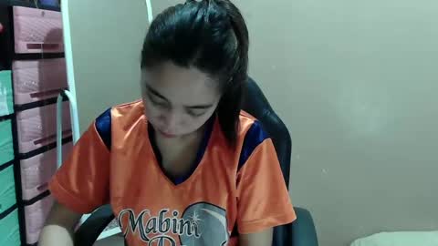 Snapshot of tastyhallie1 chatting on February 27, 7:01 am hallie online show from February 27, 7:01 am