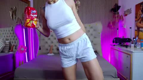 Snapshot of tastypatricia chatting on June 25, 9:03 am TastyPatricia online show from June 25, 9:03 am