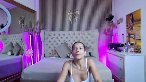 Snapshot of tastypatricia chatting on July 10, 7:56 am TastyPatricia online show from July 10, 7:56 am