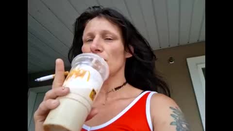 Snapshot of tastypeach6989 chatting on June 8, 1:11 pm tastypeach6989 online show from June 8, 1:11 pm