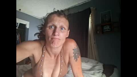 Snapshot of tastypeach6989 chatting on June 10, 8:41 pm tastypeach6989 online show from June 10, 8:41 pm