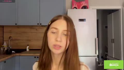 Snapshot of tastyvinni chatting on June 15, 2:19 pm Veni online show from June 15, 2:19 pm