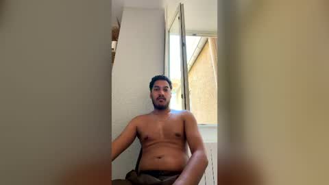 Snapshot of tathan0496 chatting on August 3, 8:24 am tathan0496 online show from August 3, 8:24 am