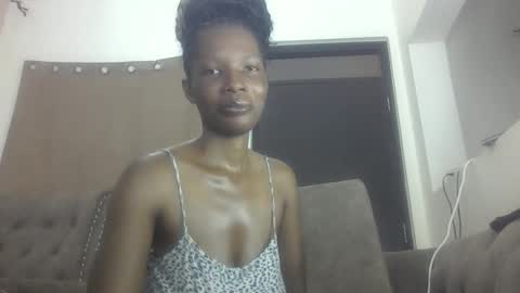 Snapshot of tatiana_254 chatting on October 17, 7:05 pm tatiana_254 online show from October 17, 7:05 pm