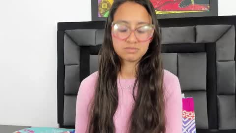 Tati online show from December 28, 3:04 pm