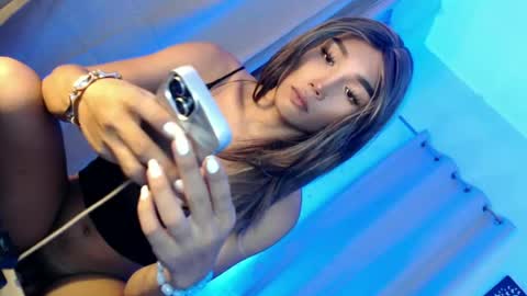 Snapshot of tatiana_wilton chatting on June 18, 2:43 pm ANDREA online show from June 18, 2:43 pm