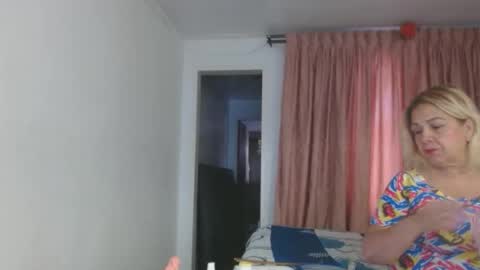 Snapshot of tatianagiraldo12 chatting on May 10, 10:48 pm tatiana giraldo online show from May 10, 10:48 pm