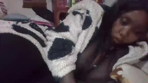 Snapshot of tatianahery chatting on June 19, 5:50 pm tatianahery online show from June 19, 5:50 pm