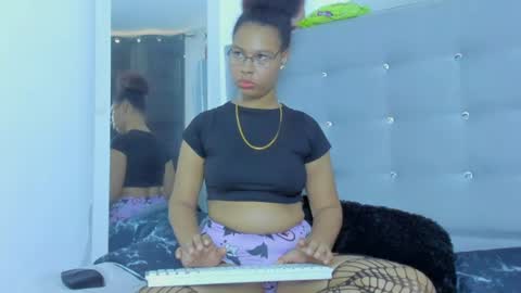 Snapshot of tatianasquirthot chatting on June 14, 7:05 pm tatianasquirthot online show from June 14, 7:05 pm