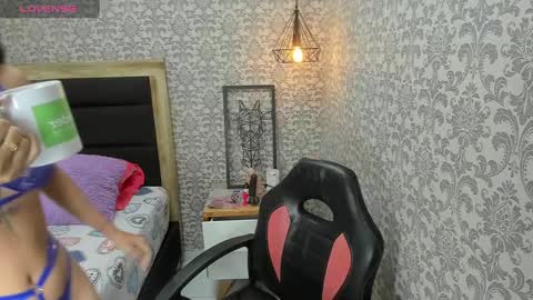 Snapshot of tatigold2 chatting on January 16, 12:31 pm T A T I online show from January 16, 12:31 pm