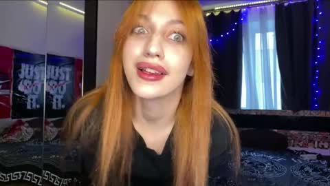 Snapshot of tatika_williams chatting on June 3, 4:34 pm tatika_williams online show from June 3, 4:34 pm