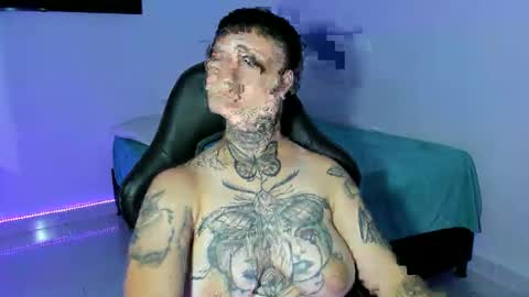 Snapshot of tatoo_girl chatting on February 7, 12:09 am jess online show from February 7, 12:09 am