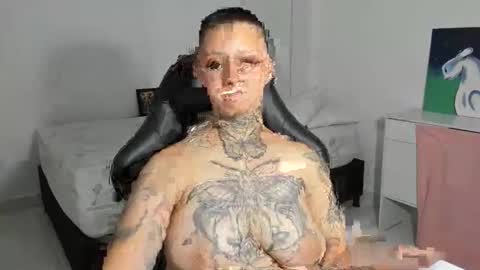 Snapshot of tatoo_girl chatting on March 11, 9:04 pm jess online show from March 11, 9:04 pm