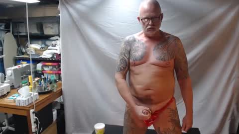 Snapshot of tatsdude chatting on September 11, 3:23 pm inkbator online show from September 11, 3:23 pm