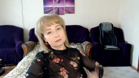 Snapshot of tattease chatting on July 10, 11:24 am Tattease online show from July 10, 11:24 am