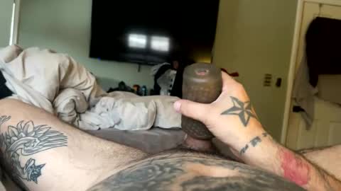 Snapshot of tattedlover84 chatting on December 7, 1:29 pm Tattedlover84. stroke edge online show from December 7, 1:29 pm