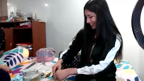 tatto_smoke_couple online show from December 22, 4:31 am