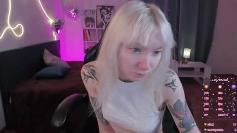 Snapshot of tattoo_artbaby chatting on May 5, 1:13 am tattoo_artbaby online show from May 5, 1:13 am