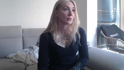 tattoobbgirl online show from October 7, 11:18 am