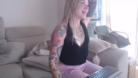 tattoobbgirl online show from October 28, 3:36 pm