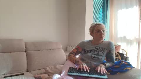 tattoobbgirl online show from June 12, 3:55 pm
