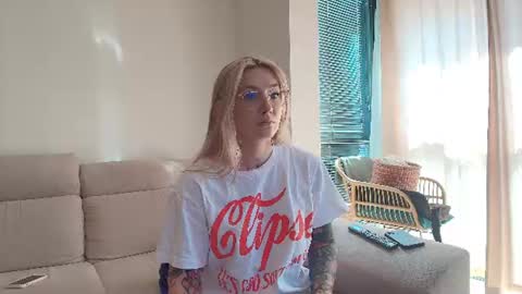 tattoobbgirl online show from June 15, 3:03 pm