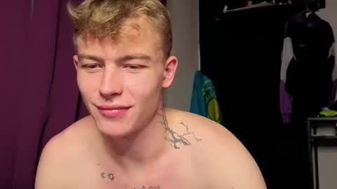 Snapshot of tattooed666cat chatting on September 27, 4:17 am Alex but u can call me Theo online show from September 27, 4:17 am
