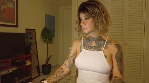 Snapshot of tattooed_natalia chatting on January 20, 9:46 am Natalia 3 online show from January 20, 9:46 am