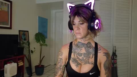 Snapshot of tattooed_natalia chatting on January 26, 1:36 pm Natalia 3 online show from January 26, 1:36 pm