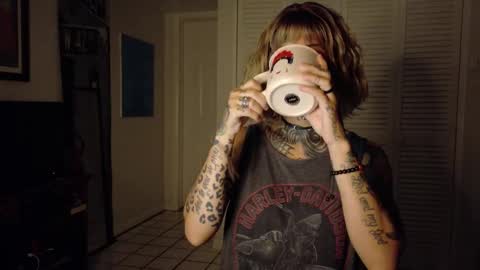 Snapshot of tattooed_natalia chatting on December 1, 10:20 am Natalia 3 online show from December 1, 10:20 am