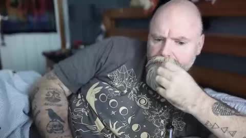 Snapshot of tattooeddilf01 chatting on September 29, 9:58 am Tattooeddilf 01 online show from September 29, 9:58 am